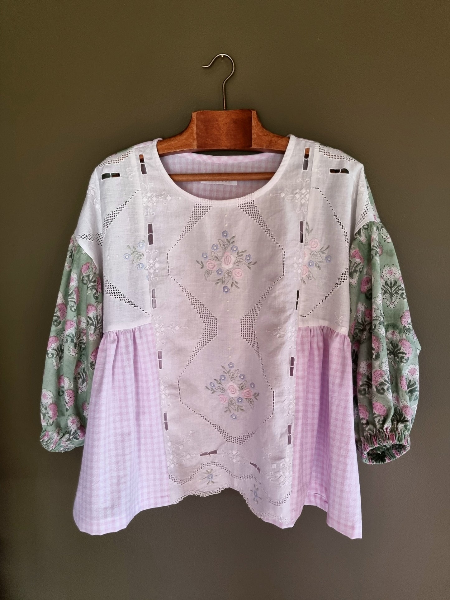 Tunique Folk vert et rose