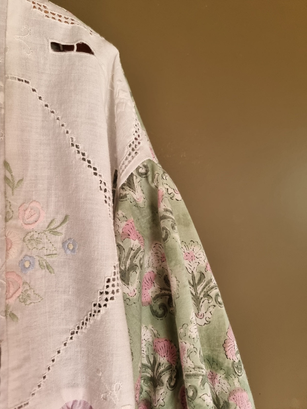 Tunique Folk vert et rose