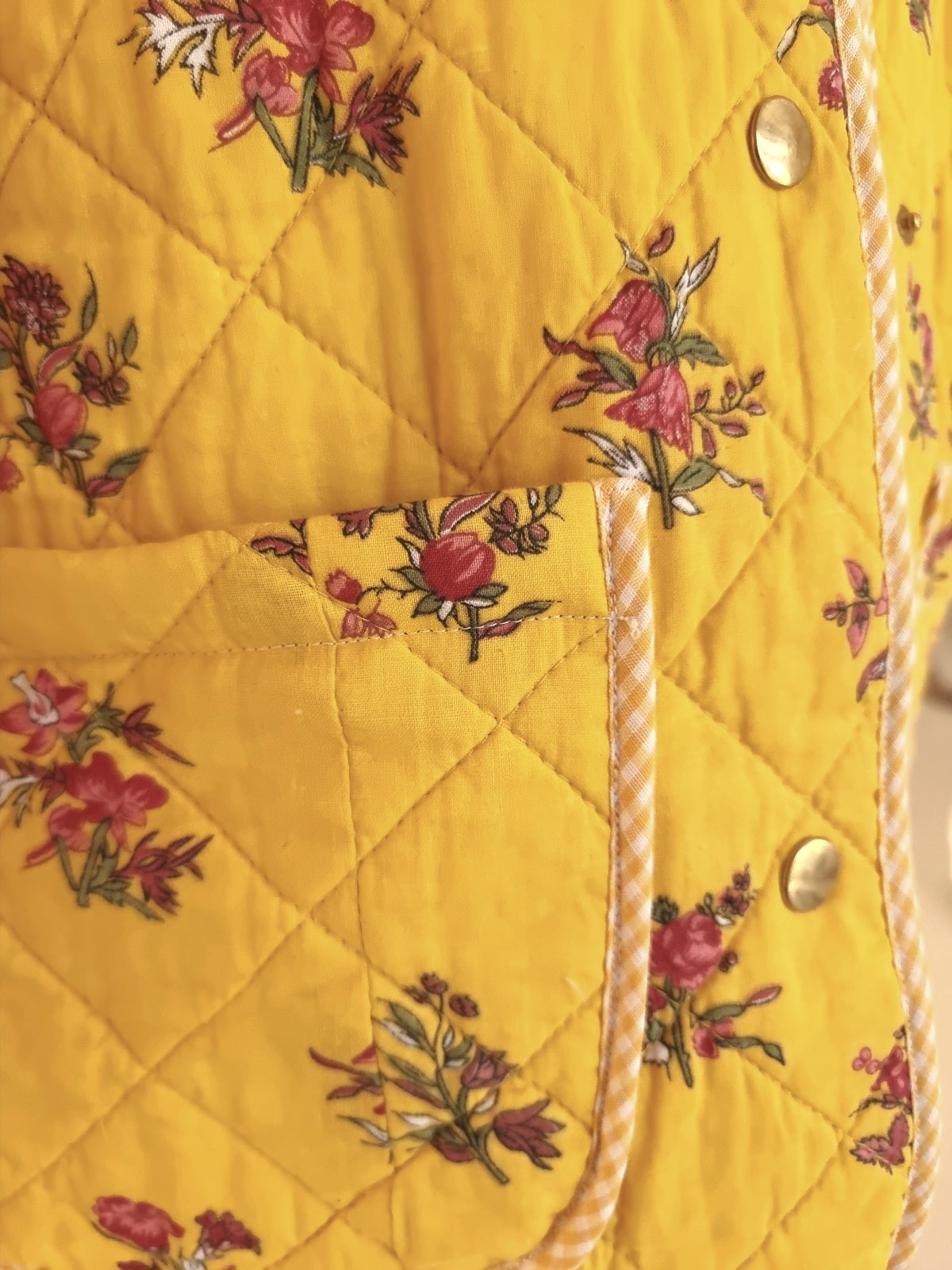 Veste matelassée jaune fleuri