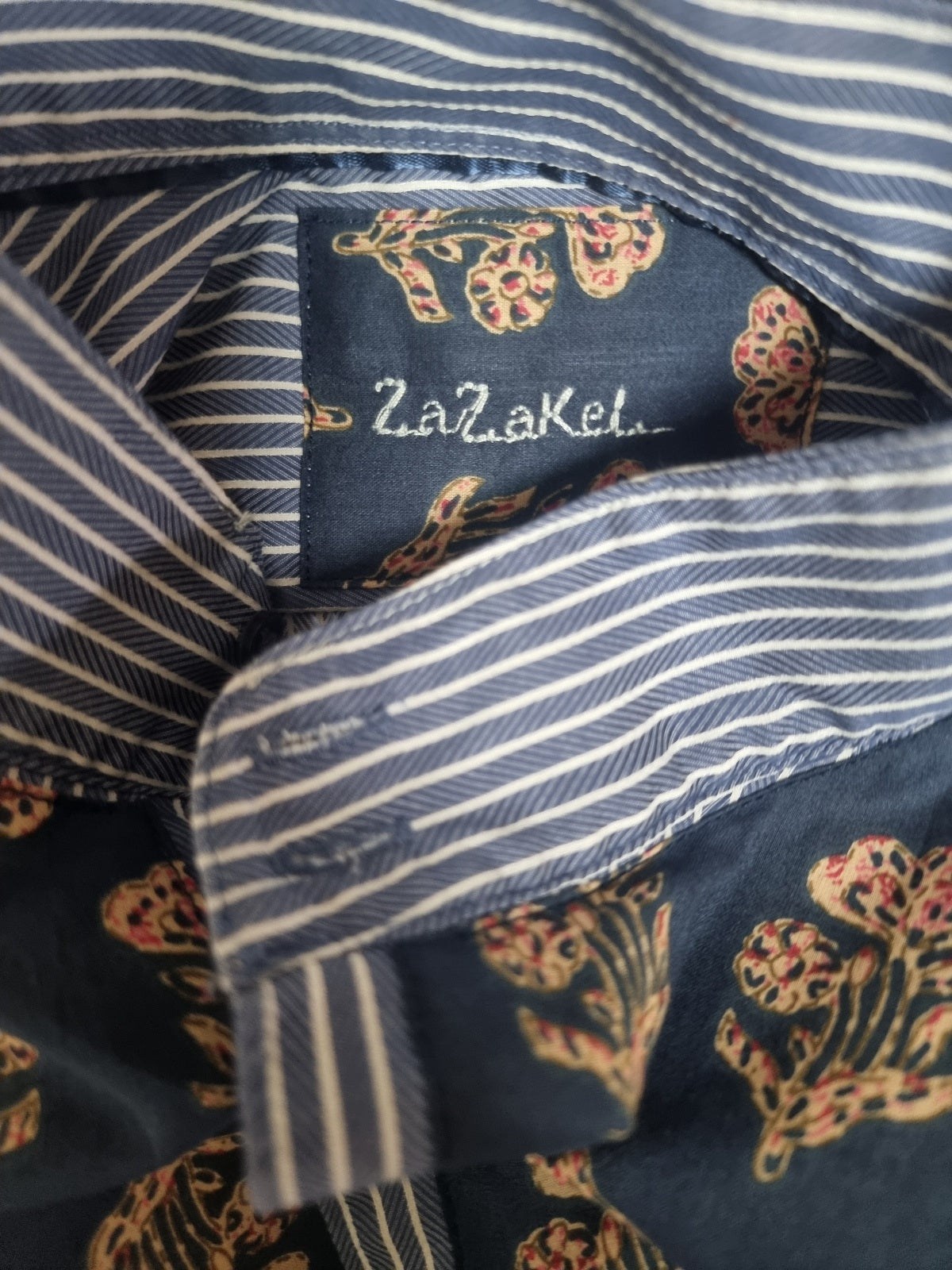 Chemise upcyclée bleue plastron
