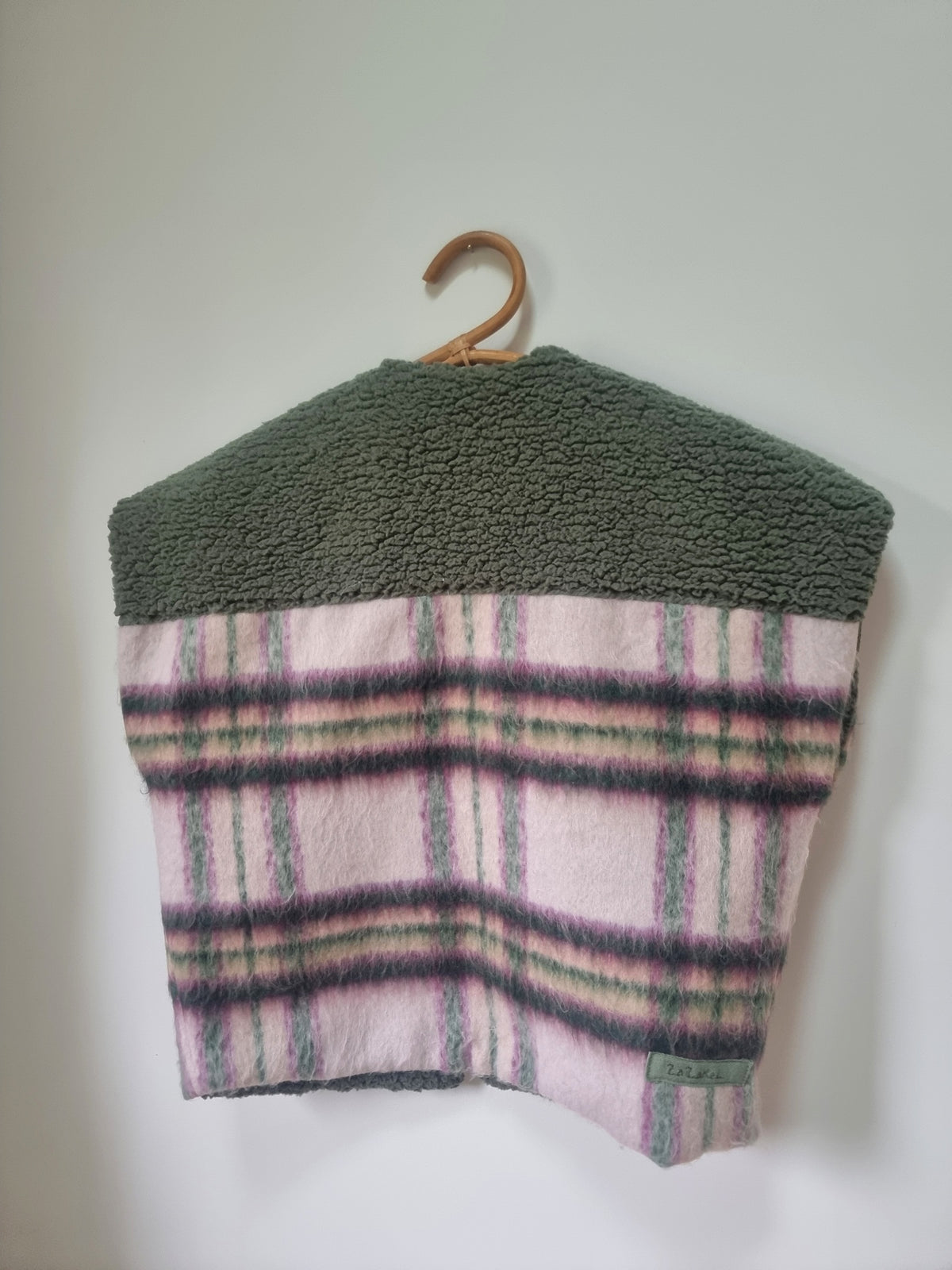 Veste sans manches réversible kaki et mauve