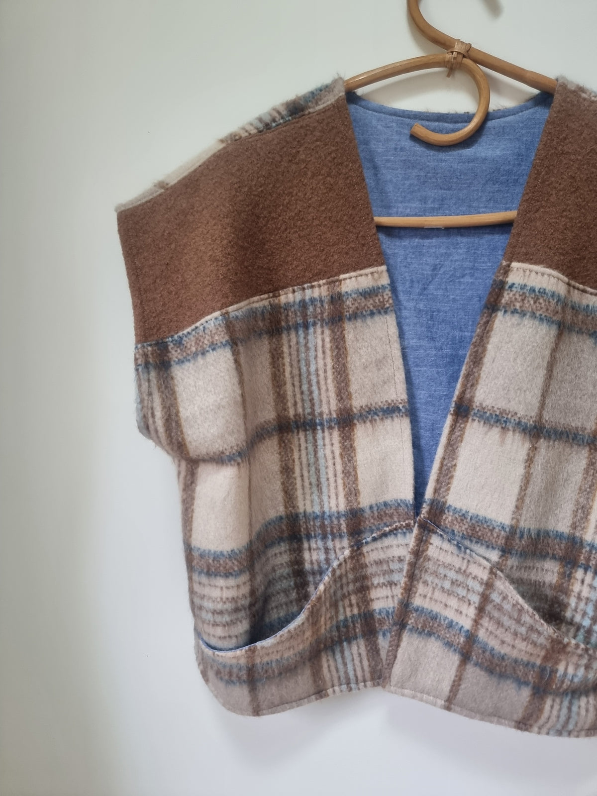 Veste sans manches réversible camel et denim
