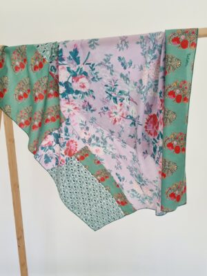 Foulard carré patchwork tissus indiens mauve et bleu vert
